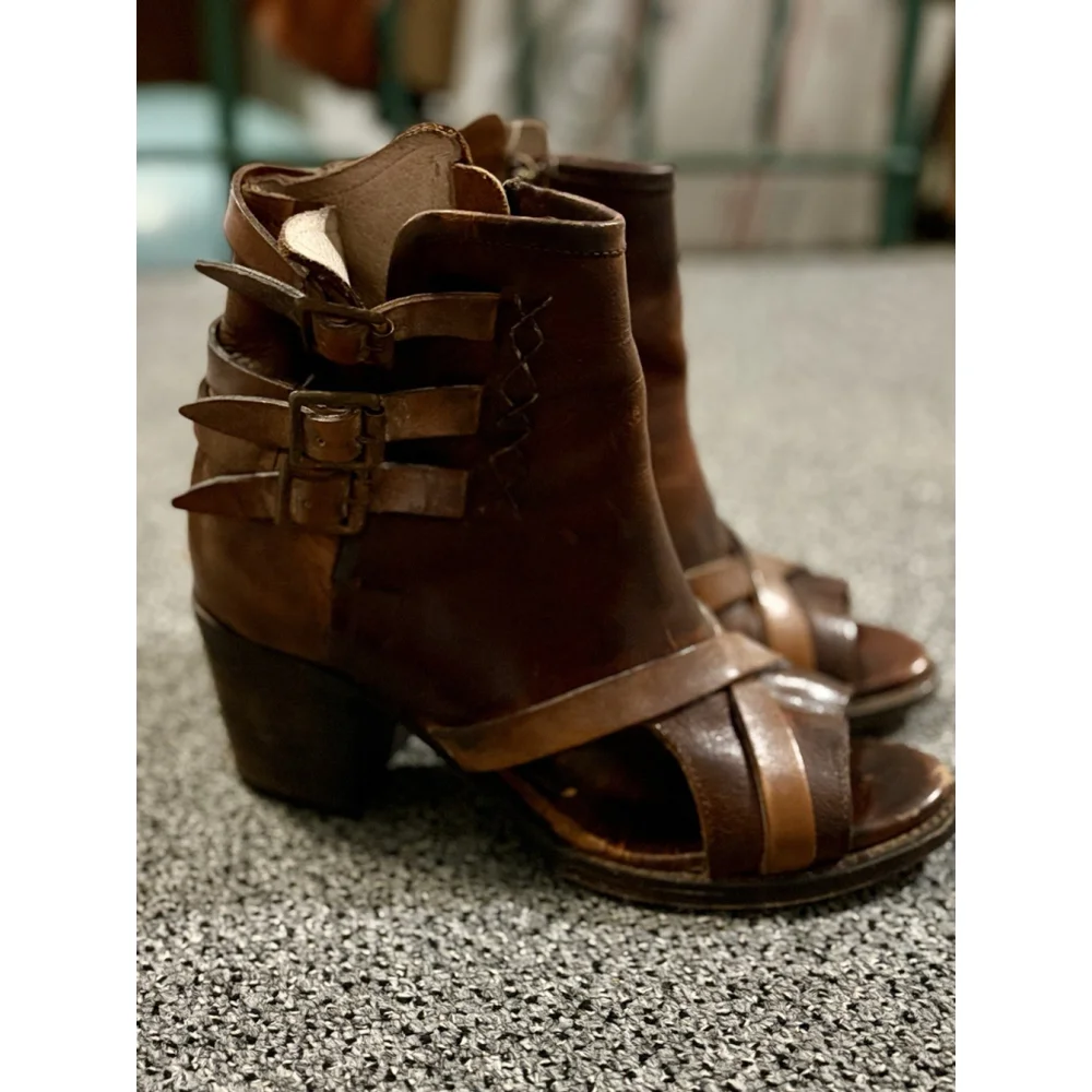 Freebird by Steven Peru Leather Size 9 Mid-Shaft Ankle Open Toe Buckles Brown